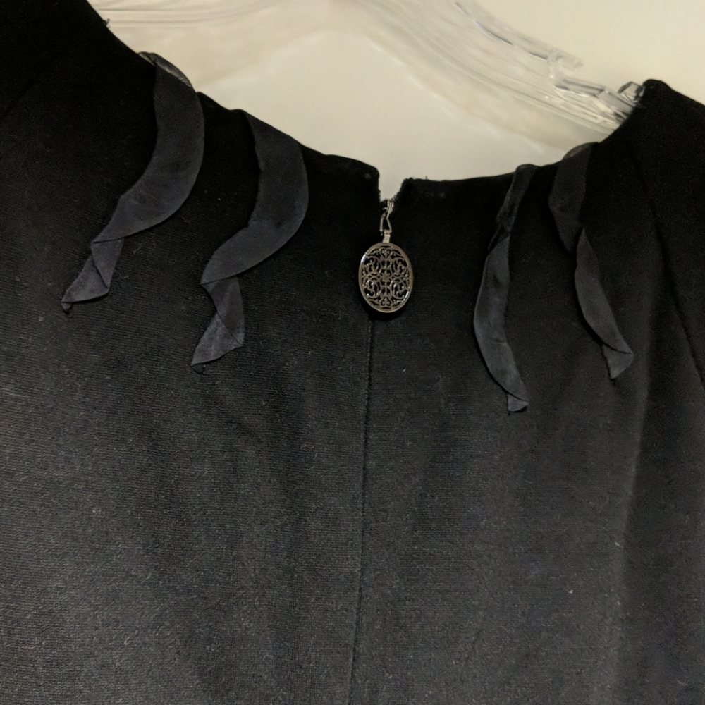 Dress - Picture 3 of 4